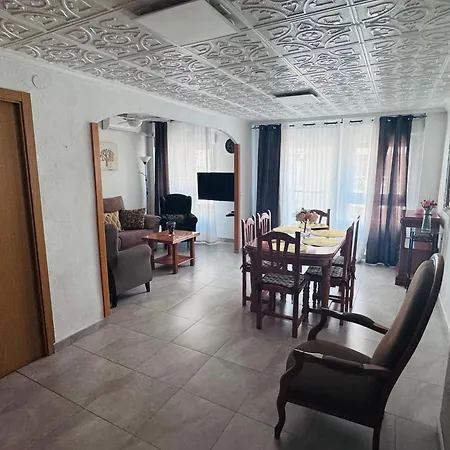 Apartment Spacious 100m From The And Promenade